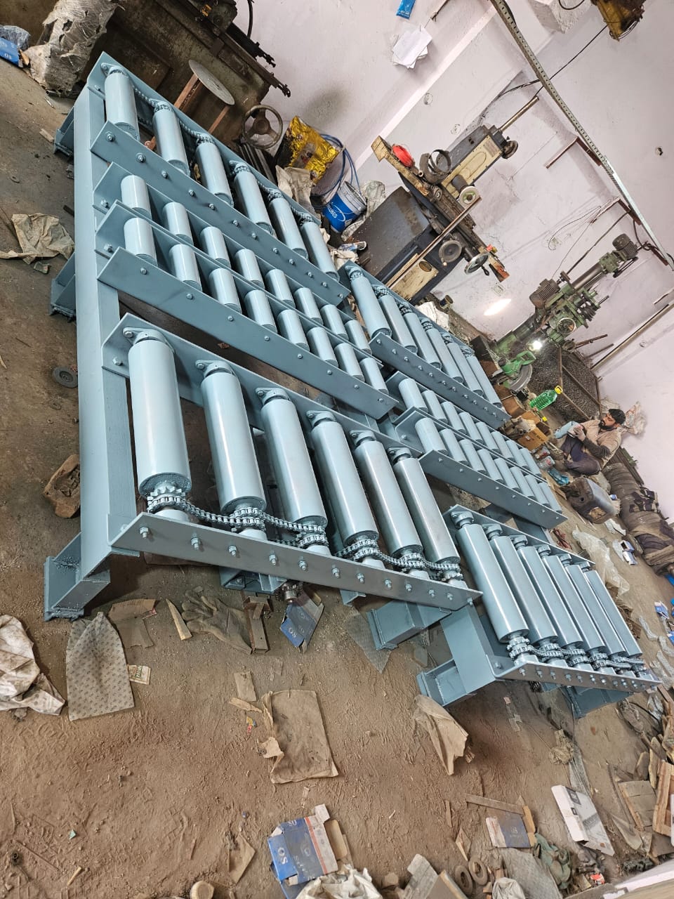 Line roller for industrial conveyors